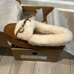 Brand new lands end slippers women’s size 9